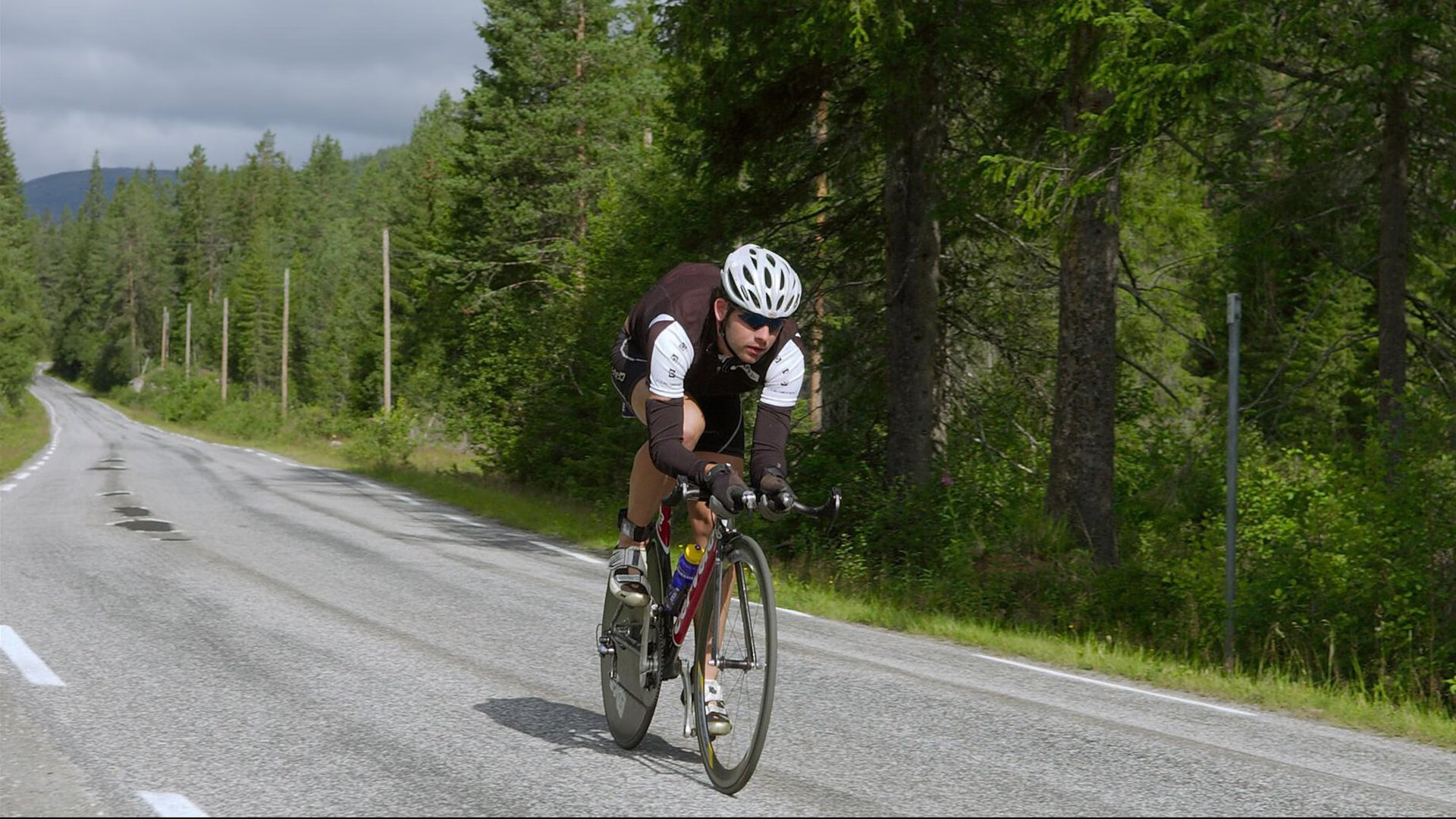 米兰体育官网下载-中国男篮战术创新提升整体实力，中国男篮的趋势